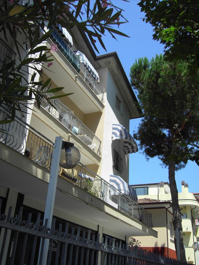 רימיני Residence Monaco Appartamenti מראה חיצוני תמונה