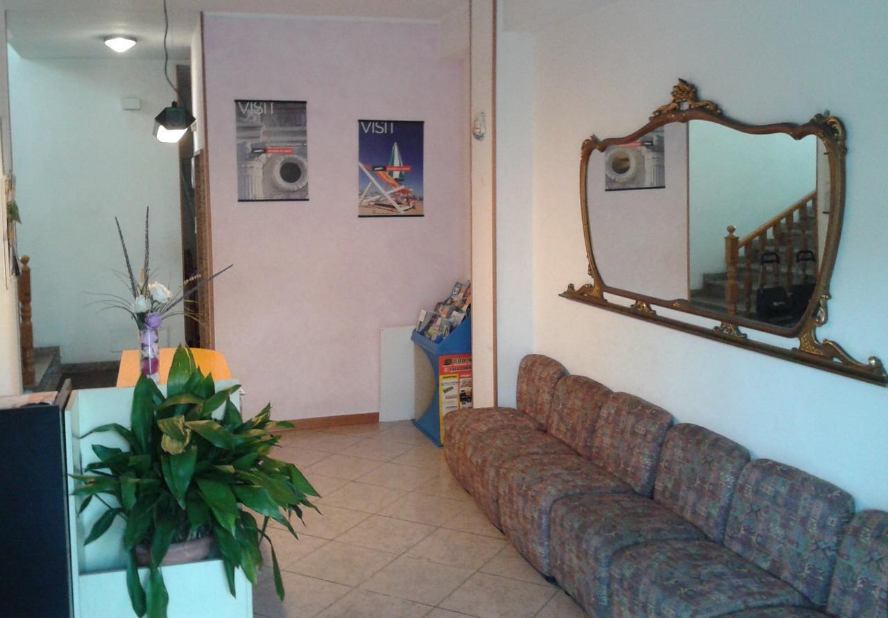 רימיני Residence Monaco Appartamenti מראה חיצוני תמונה