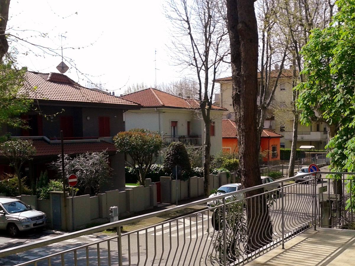 רימיני Residence Monaco Appartamenti מראה חיצוני תמונה